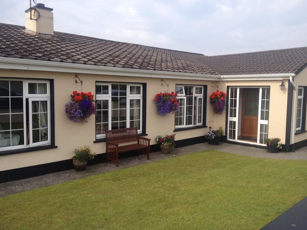 Atlantic House Bed & Breakfast Lisdoonvarna Exterior photo